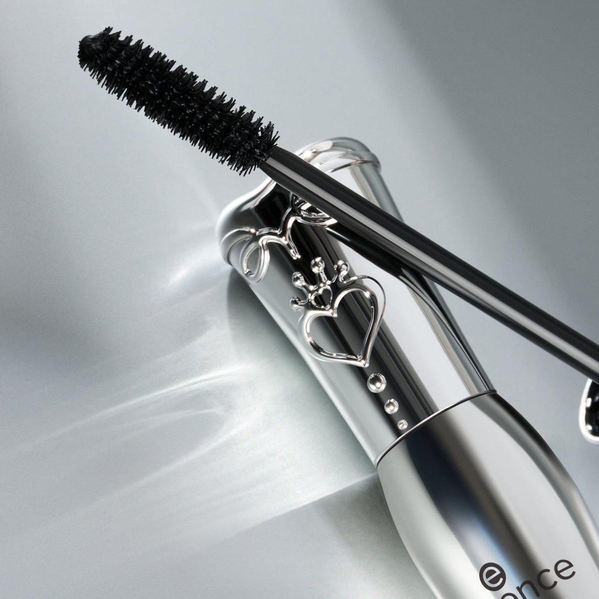 ibraq- Essence Lash PRINCESS Volume & Length Mascara Party Deep Black