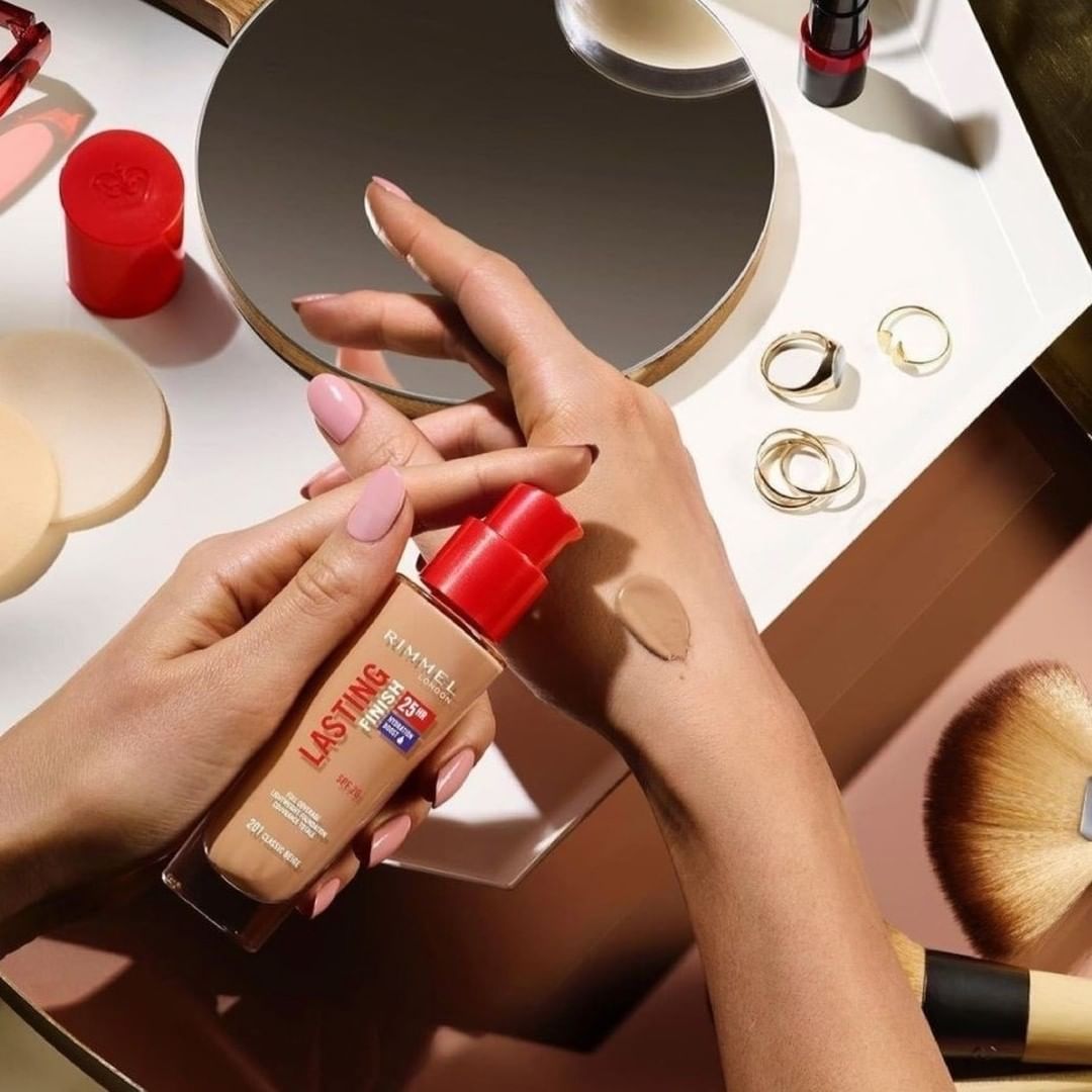 Rimmel Lasting Finish Foundation SPF 20: 30ml Flawless Long-Wear Complexion